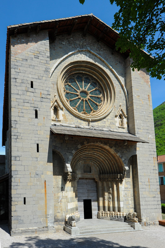 CATHEDRALE-NOTRE-DAME-DU-BOURG